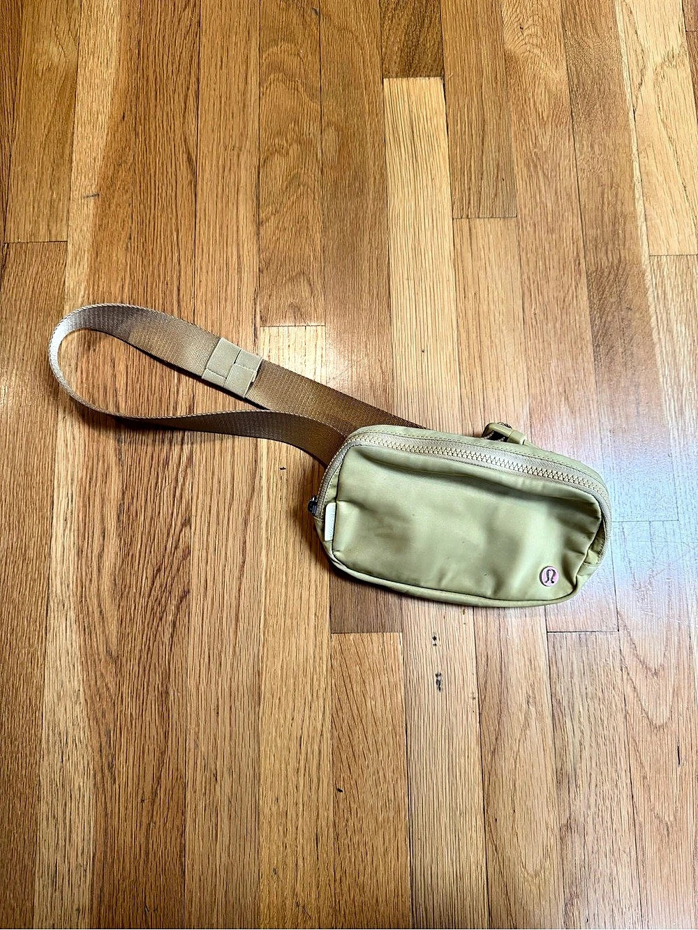 lululemon Crossbody Belt Bag in Green